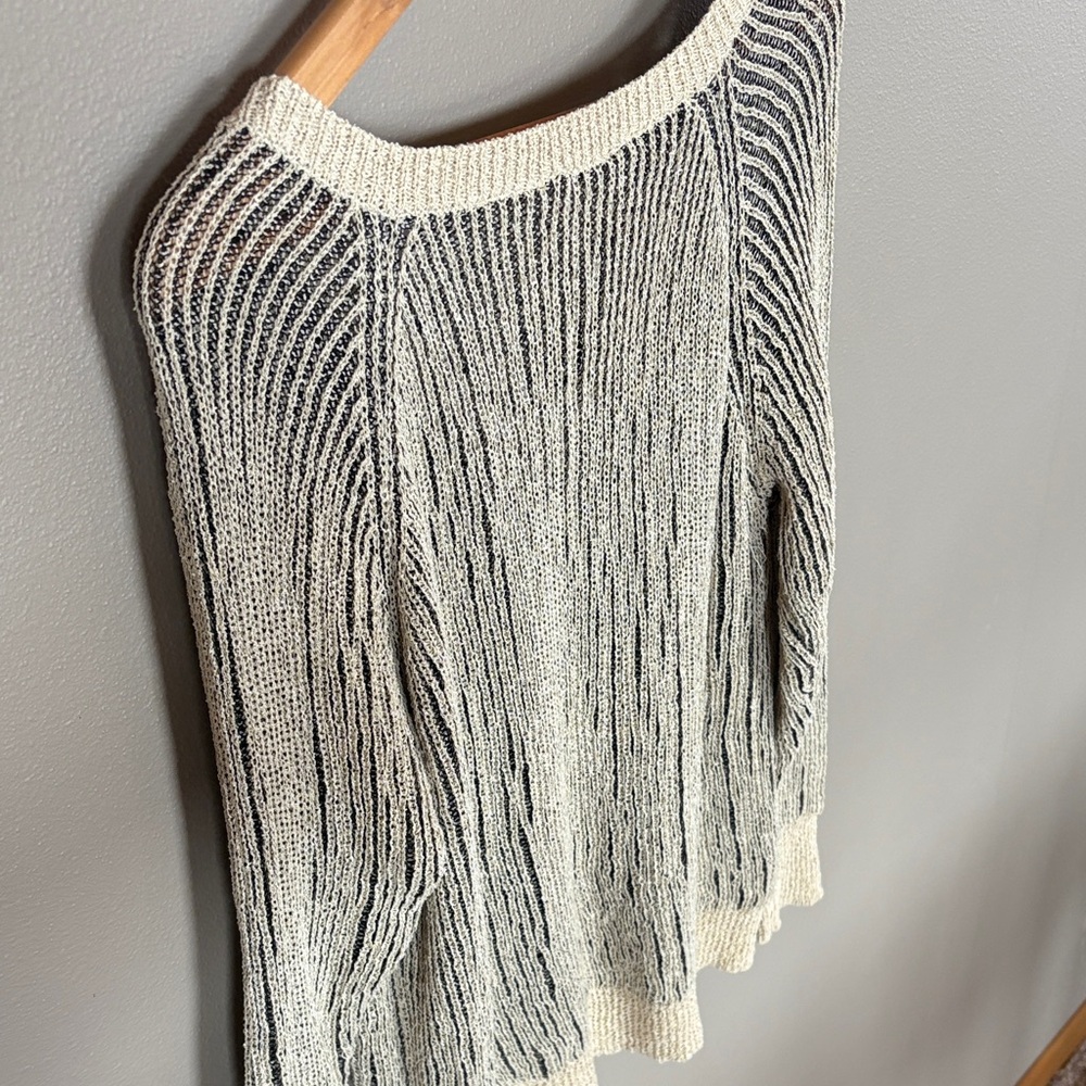 Chic Beige V-Neck Sweater - Picture 9 of 9